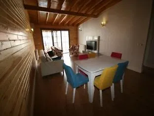 Hotel East