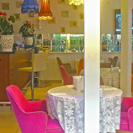 East Hotel 3*