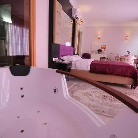 East Hotel 3*